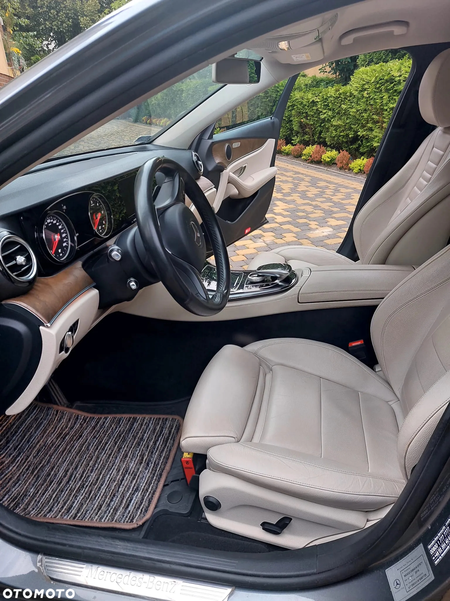 Mercedes-Benz Klasa E 220 d 9G-TRONIC - 5