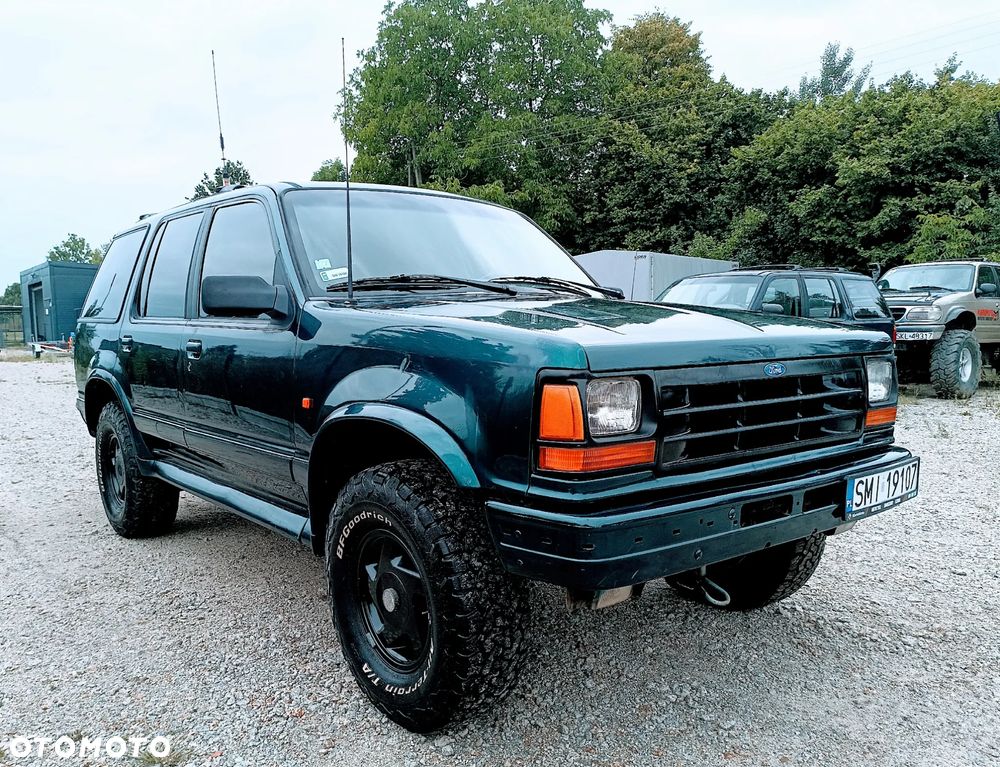 Ford Explorer Standard - 2