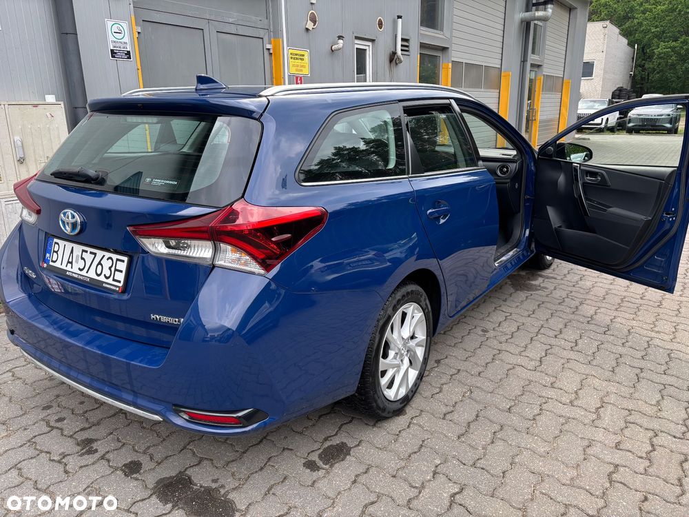 Toyota Auris 1.8 HSD Sol - 4
