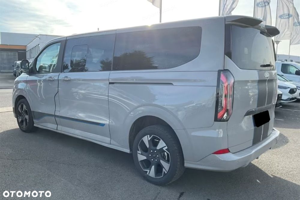 Ford Tourneo Custom - 6