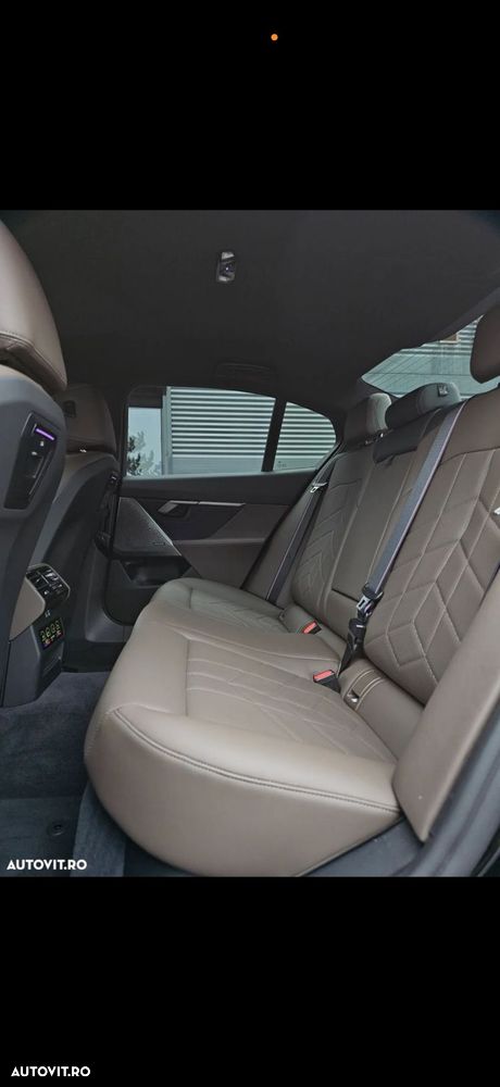 BMW Seria 5 520i Aut. - 8