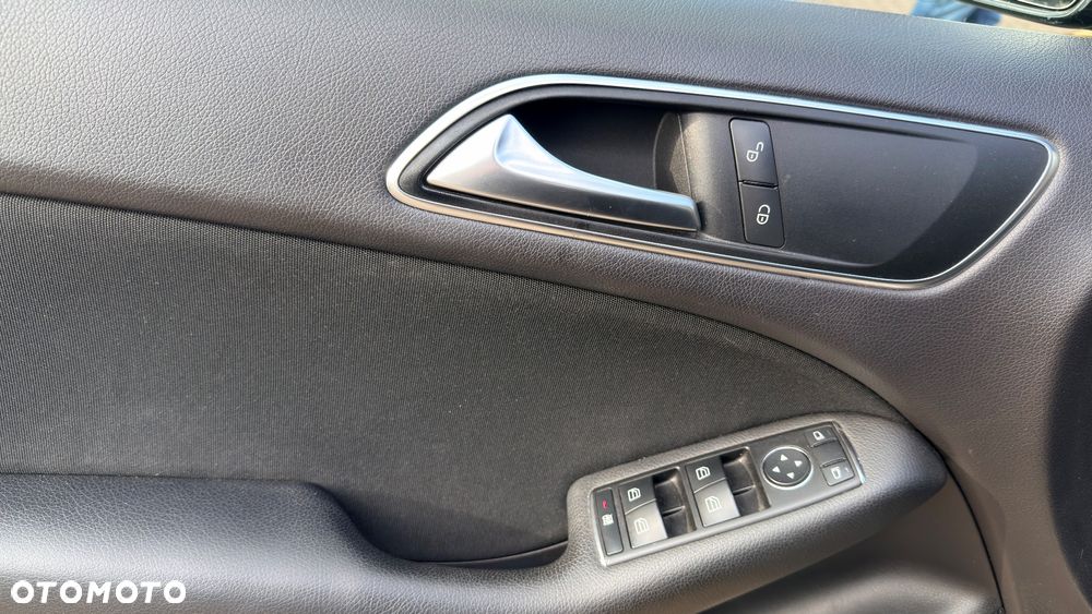 Mercedes-Benz Klasa B 180 BlueEFFICIENCY Edition Style - 17