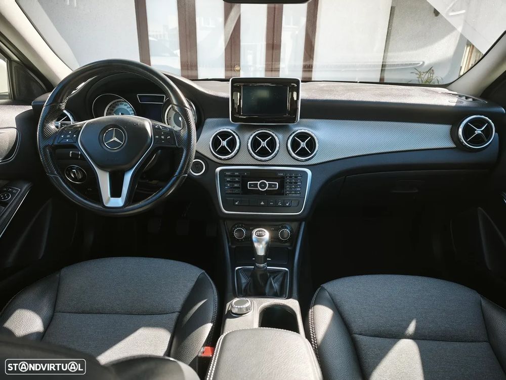 Mercedes-Benz GLA 180 (CDI) d Urban - 19