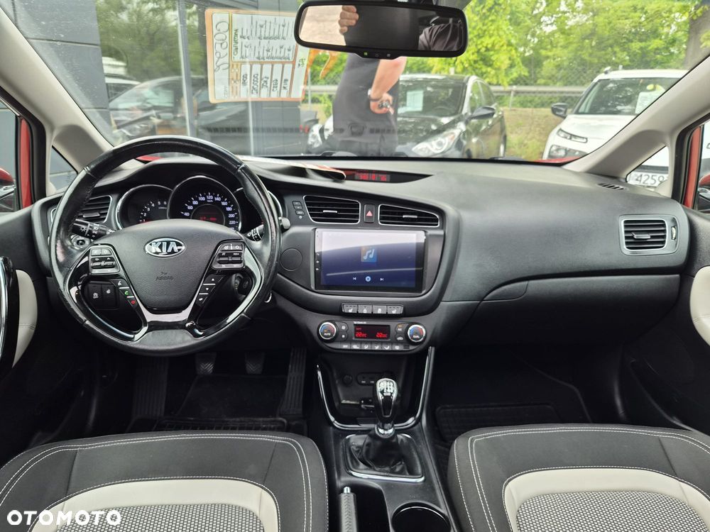 Kia Ceed 1.6 CRDi ISG Vision - 16