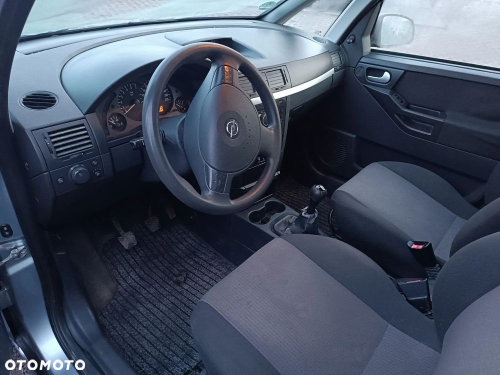 Opel Meriva 1.6 16V (Essentia) - 9