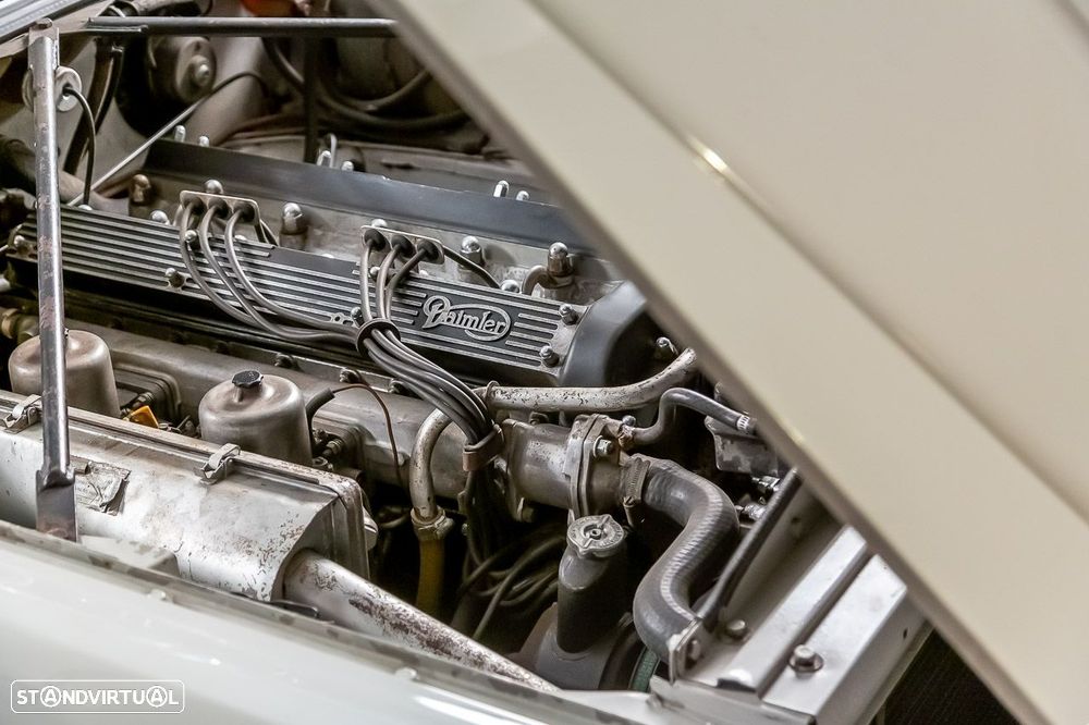 Daimler Sovereign - 33