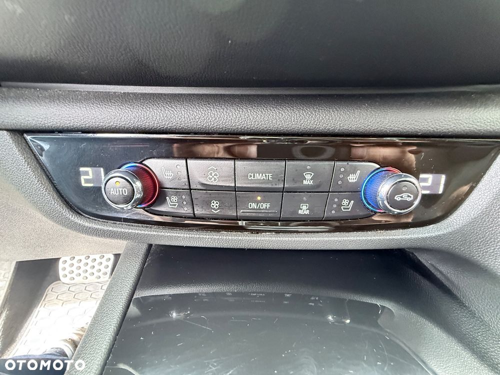 Opel Insignia - 10
