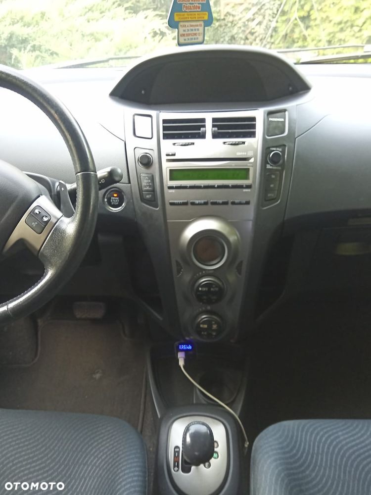Toyota Yaris - 2
