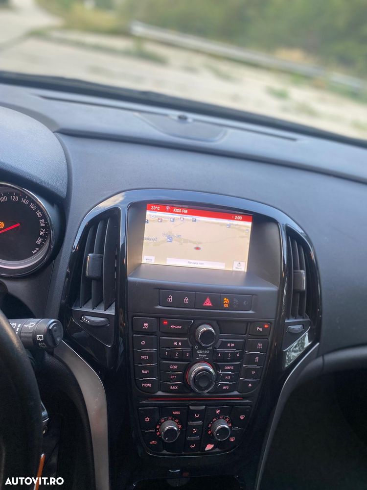 Opel Astra 2014 photo 2