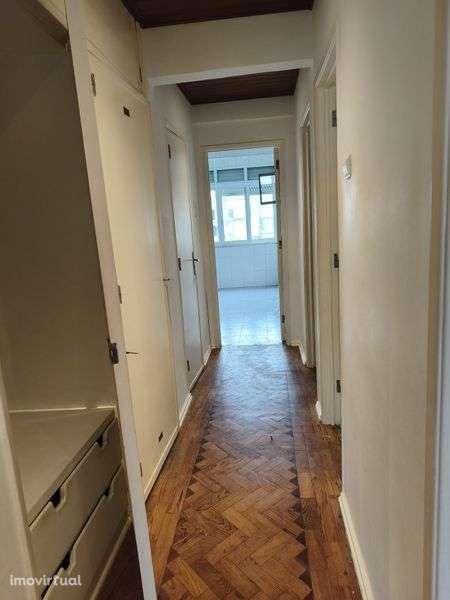 T3 com 2 WC, zona central Venteira Amadora - Grande imagem: 5/8