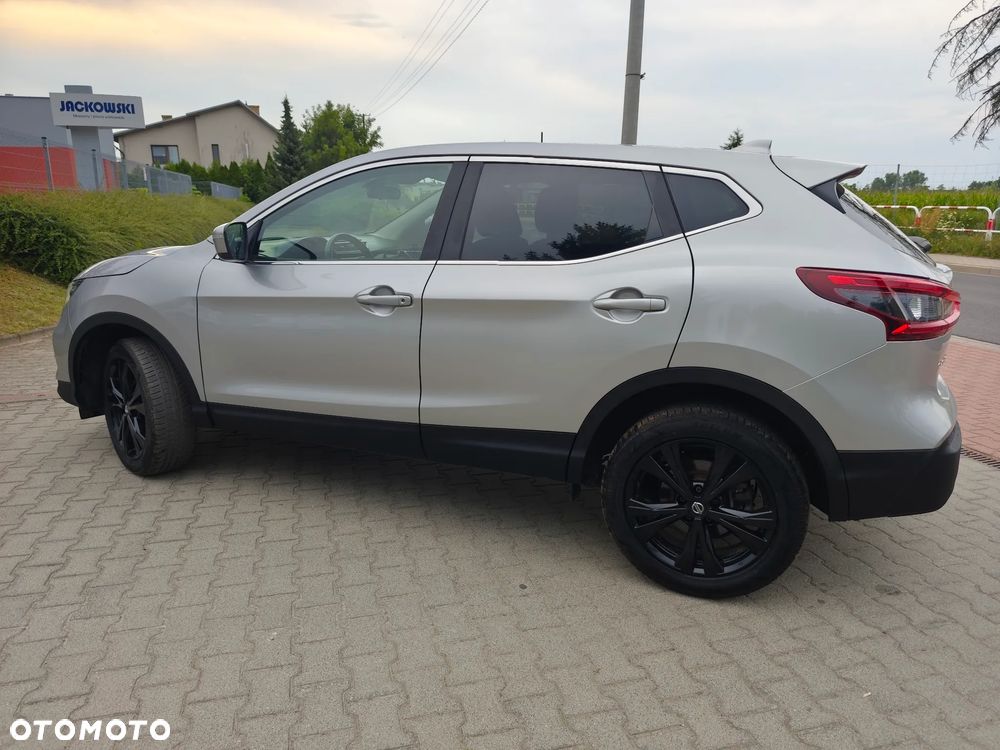 Nissan Qashqai 1.6 dCi DPF tekna - 11