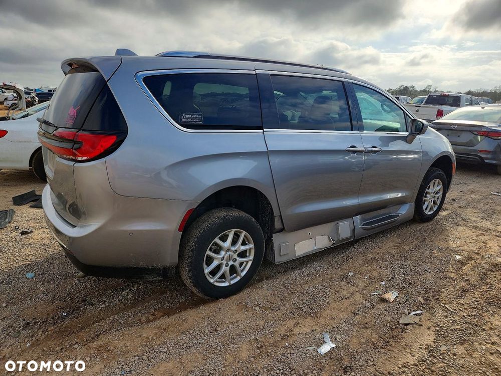 Chrysler Pacifica - 4