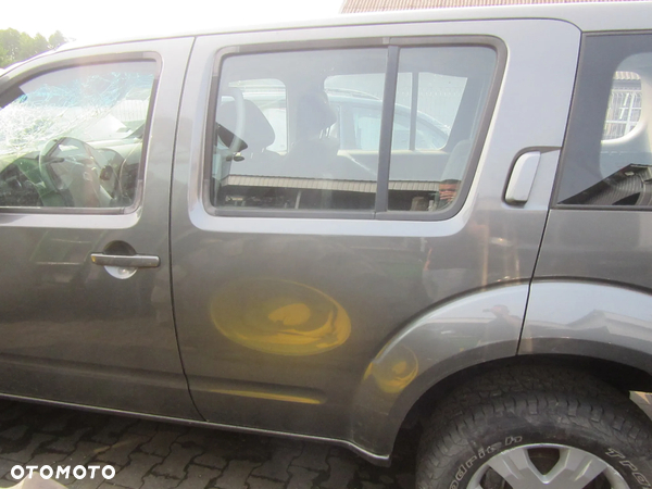 R51 Pathfinder drzwi tył lewe