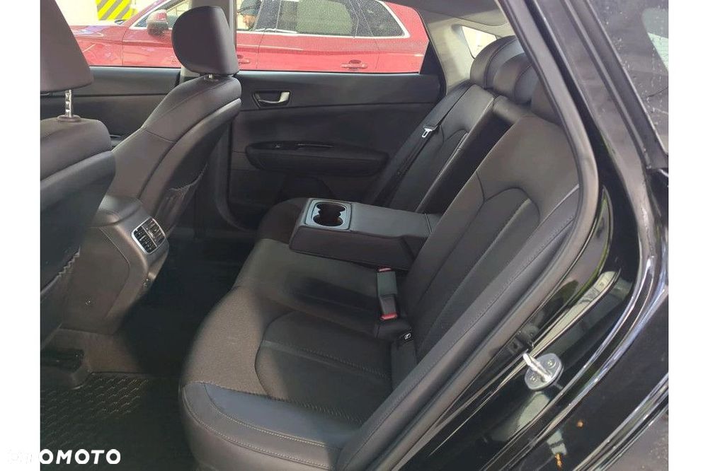 Kia Optima - 8