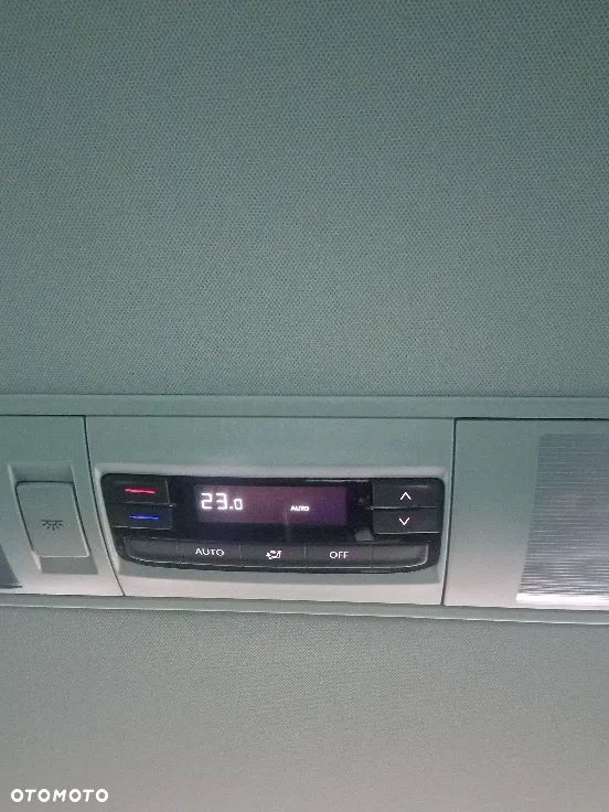 Volkswagen Caravelle 6.1 2.0 TDI L2 Comfortline DSG - 24