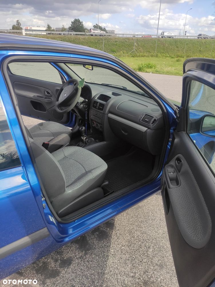 Renault Clio - 11