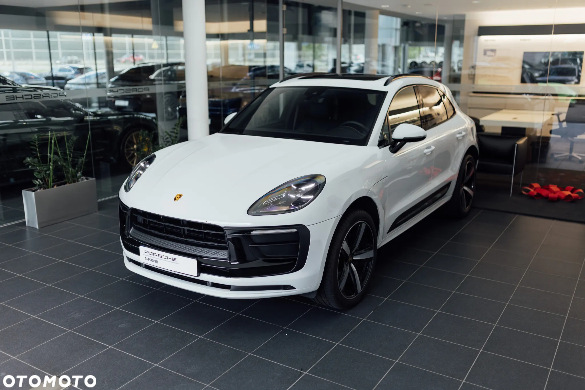 Porsche Macan Standard - 3