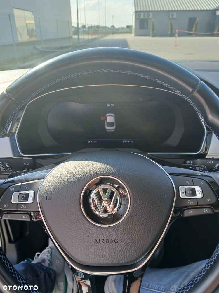Volkswagen Passat - 7