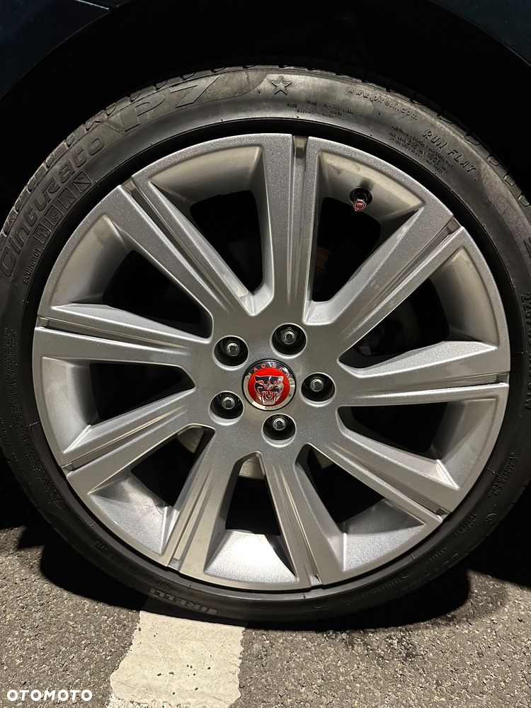Jaguar XE 2.0 D Prestige - 14