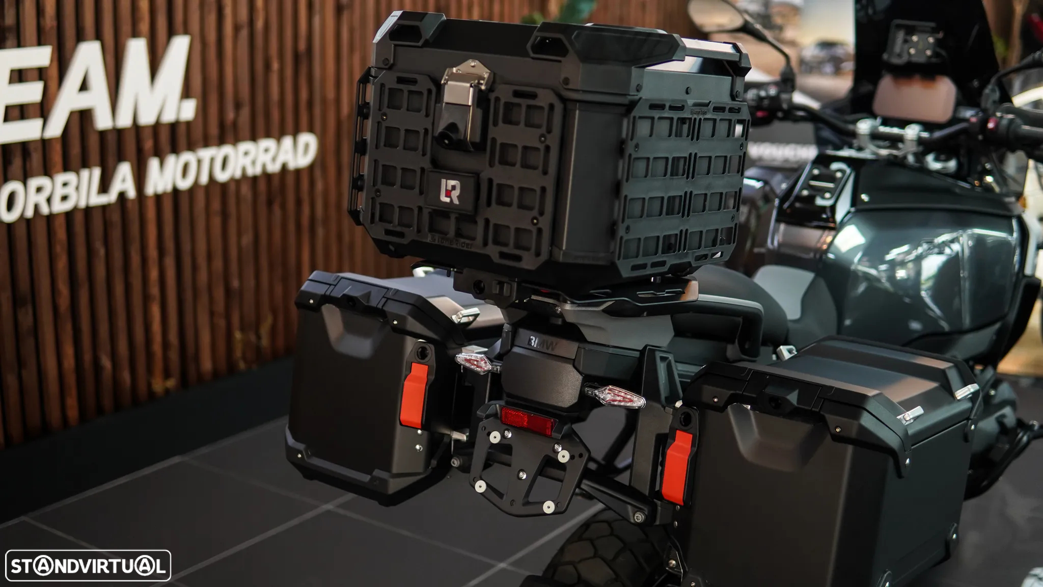 BMW R 1300 GS Adventure TRIPLE BLACK C/ AKRAPOVIC - 3