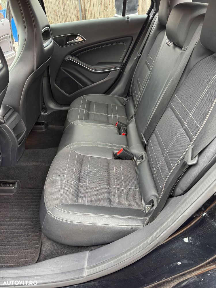Mercedes-Benz A 180 7G-DCT - 8