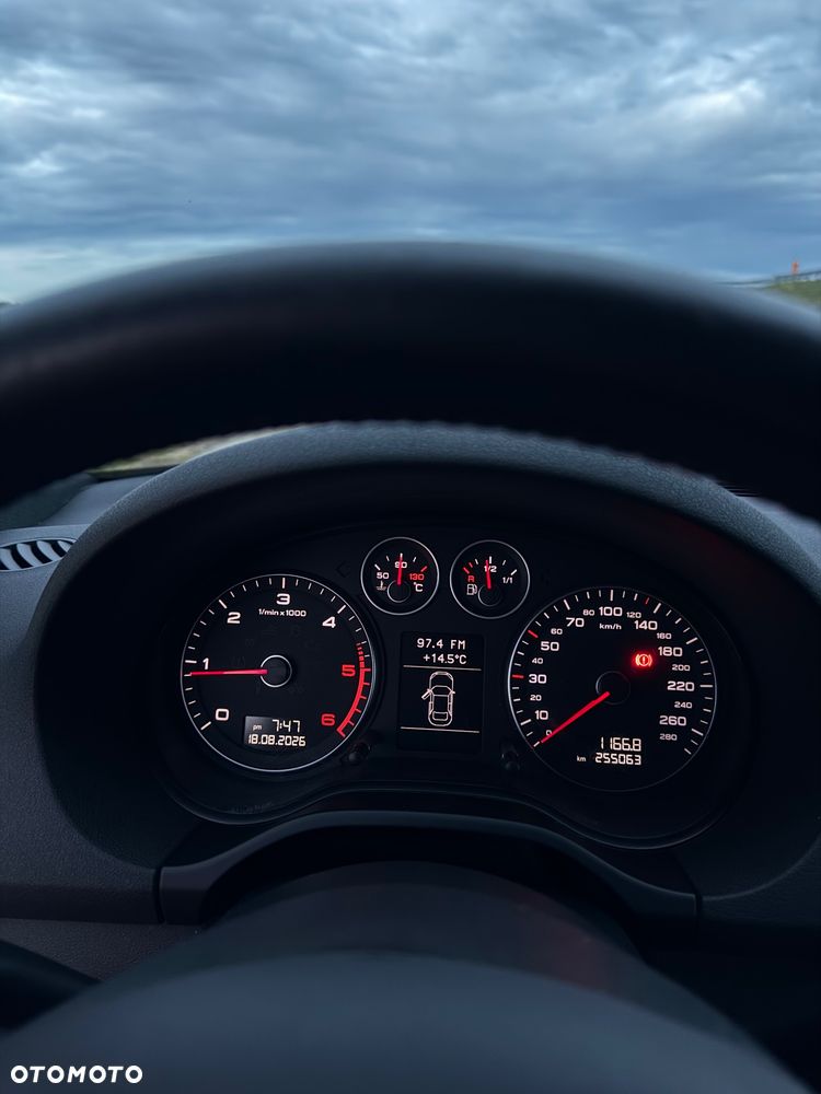 Audi A3 3-drzwiowe 1.6 TDI DPF Ambition - 10