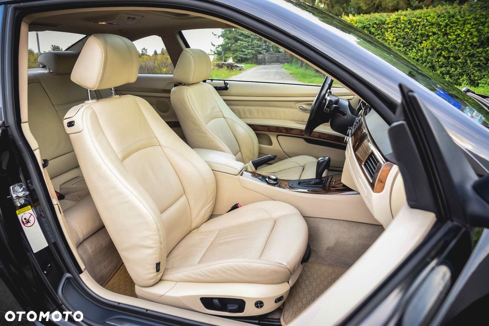 BMW Seria 3 335i Edition Exclusive - 9