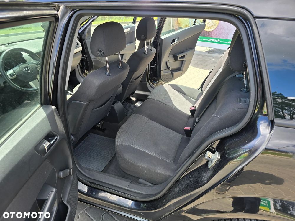 Opel Astra 1.6 Essentia - 9