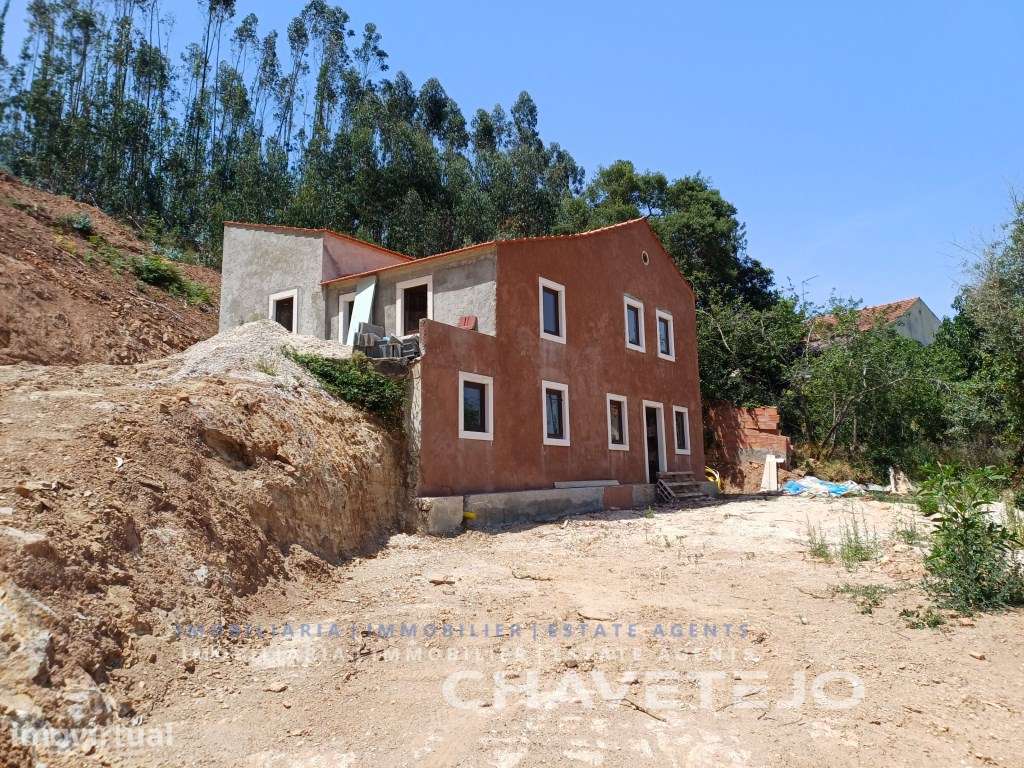 Casa antiga de pedra parcialmente renovada, T3, no caminho de pereg... - Grande imagem: 3/60