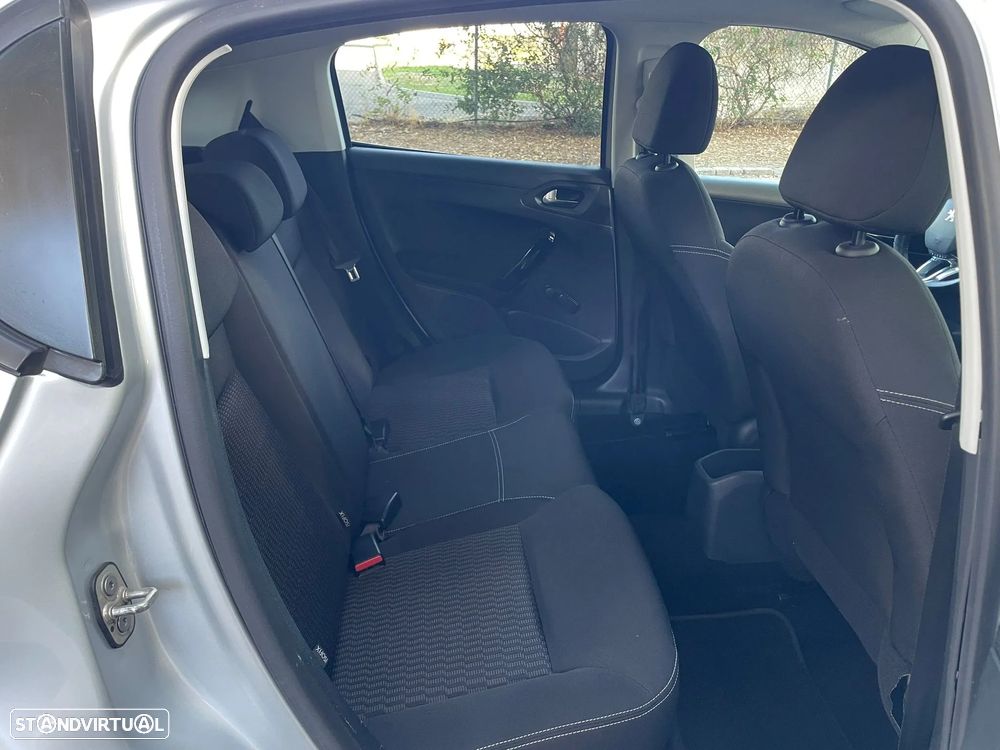 Peugeot 208 1.2 PureTech Style - 16