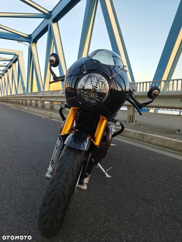 Triumph Thruxton - 25