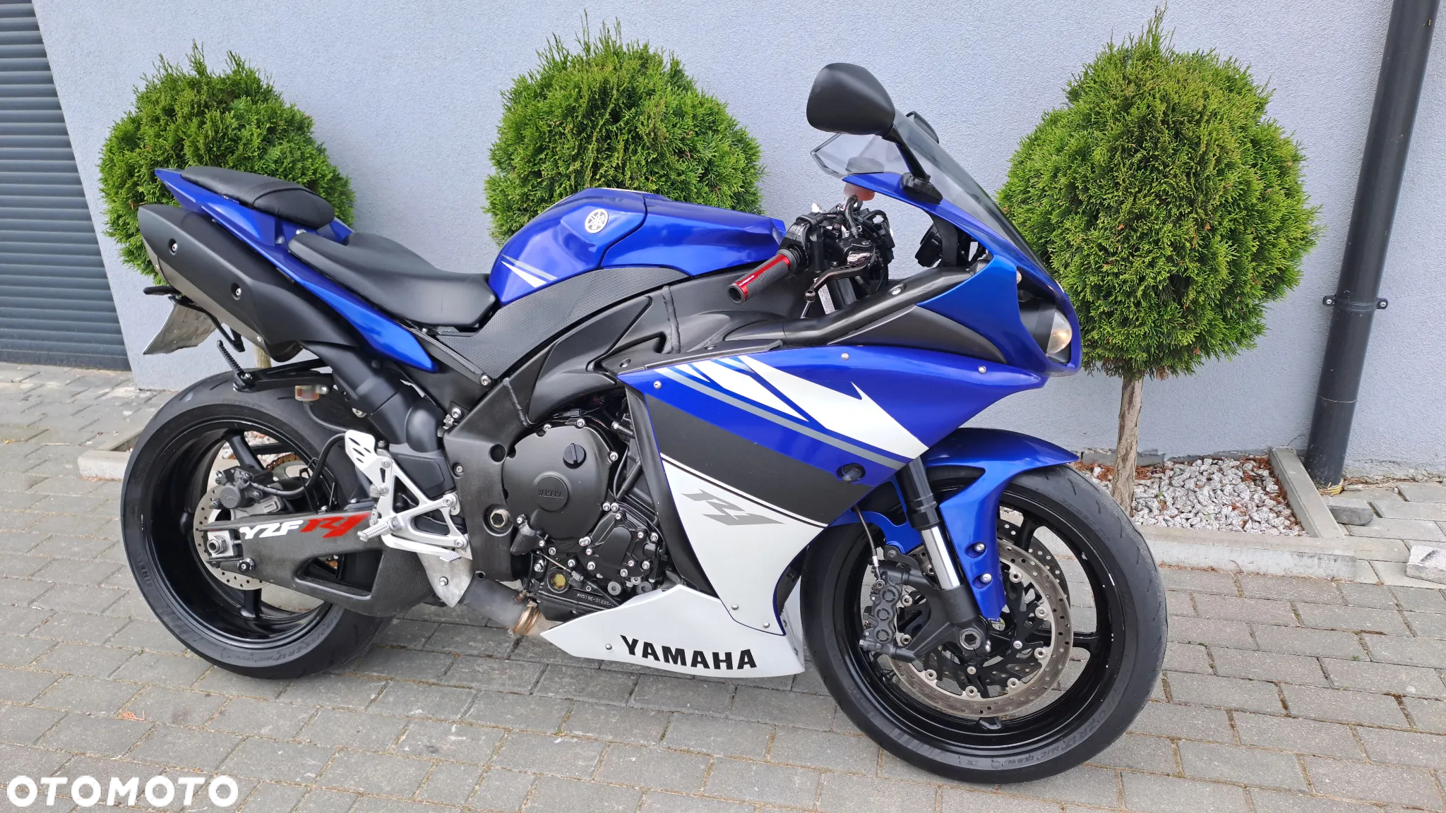 Yamaha R1 - 2