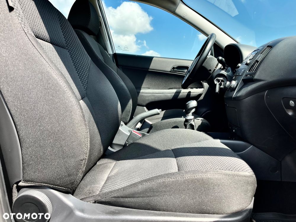Hyundai i30 1.4 FIFA WM Edition - 10