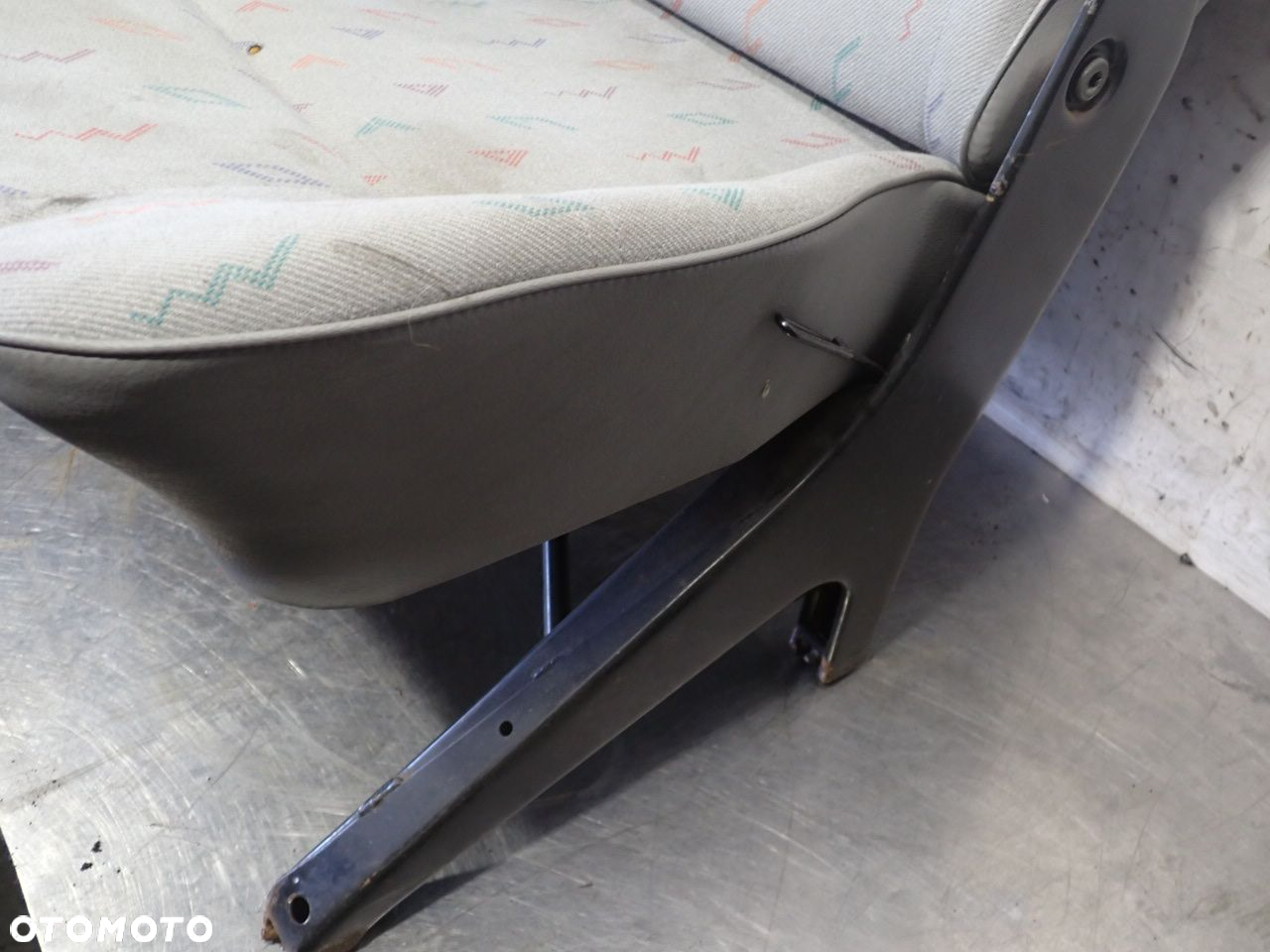 FOTEL BLIŹNIAK DRUGI RZĄD VOLKSWAGEN T4 TRANSPORTER 1.9 - 12