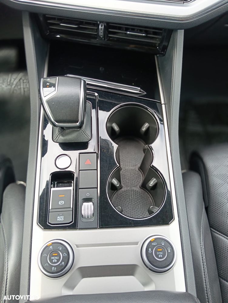 Volkswagen Touareg 3.0 V6 TDI 4Motion DPF Automatik Elegance - 12