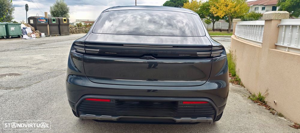 Porsche Macan Electric 4 - 19