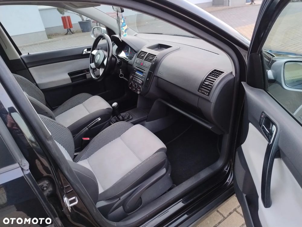 Volkswagen Polo 1.6 Trendline - 14