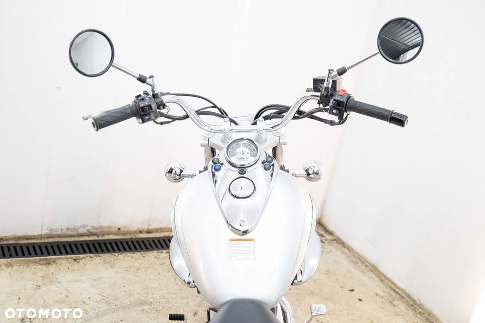 Suzuki Intruder - 23