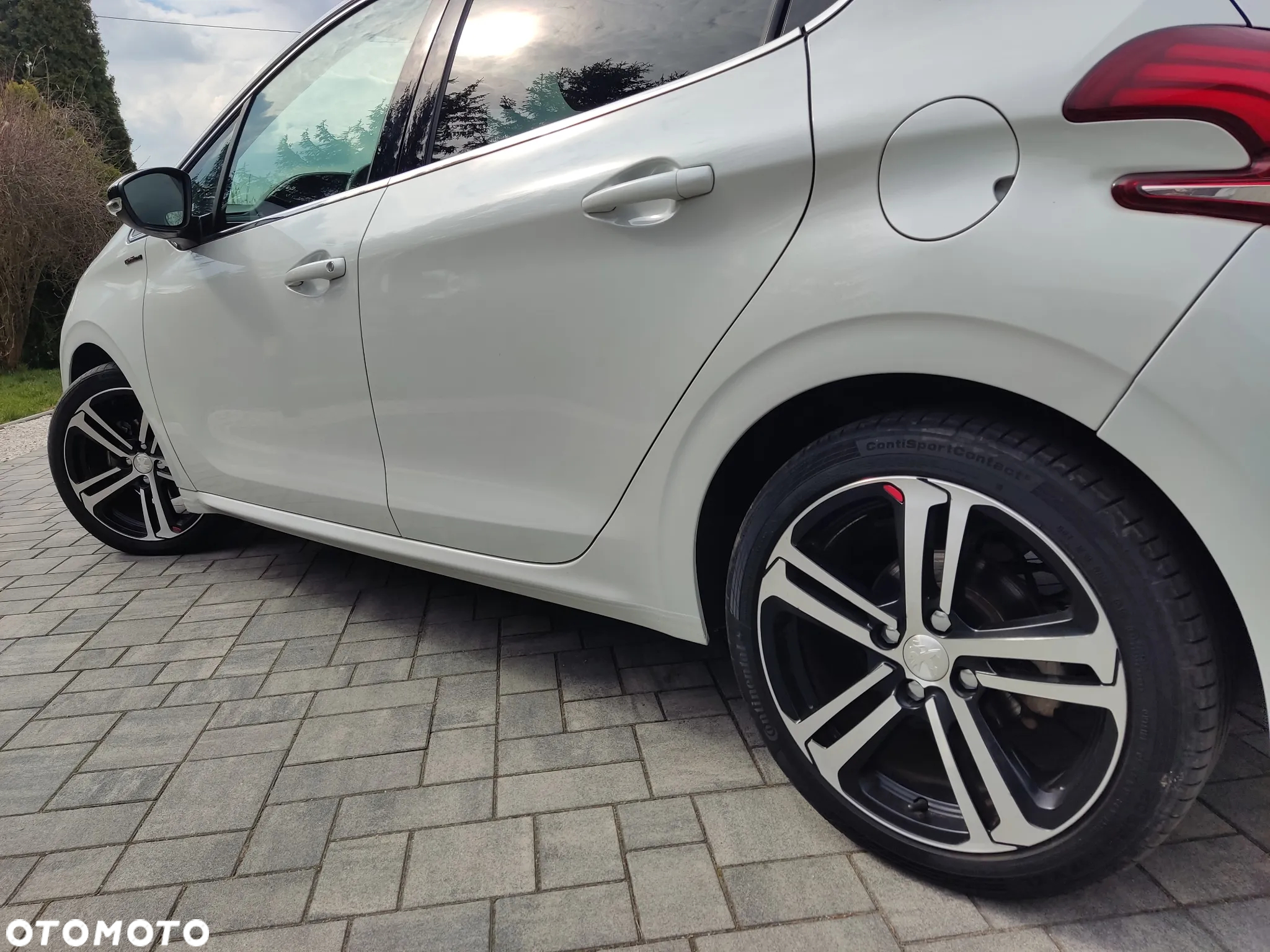 Peugeot 208 PureTech 110 Stop & Start Allure - 6