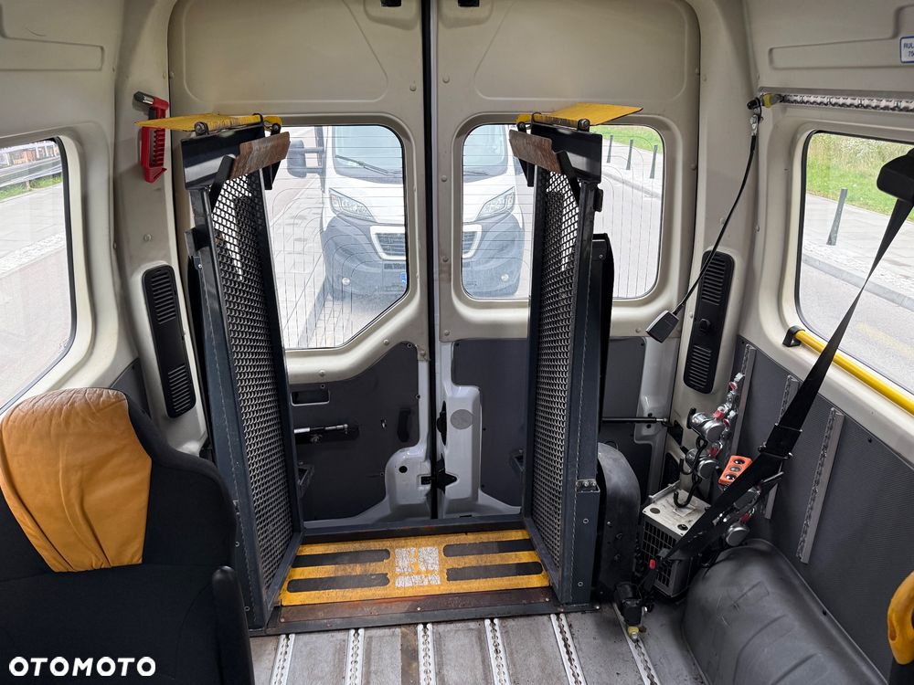 Nissan NV400 - 6