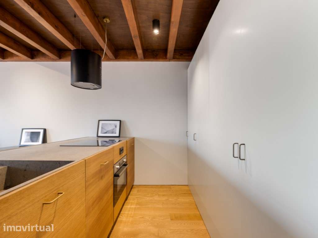 Vende-se Apartamento T1 no Cais de Gaia - Mobilado, Equipado - Grande imagem: 2/12
