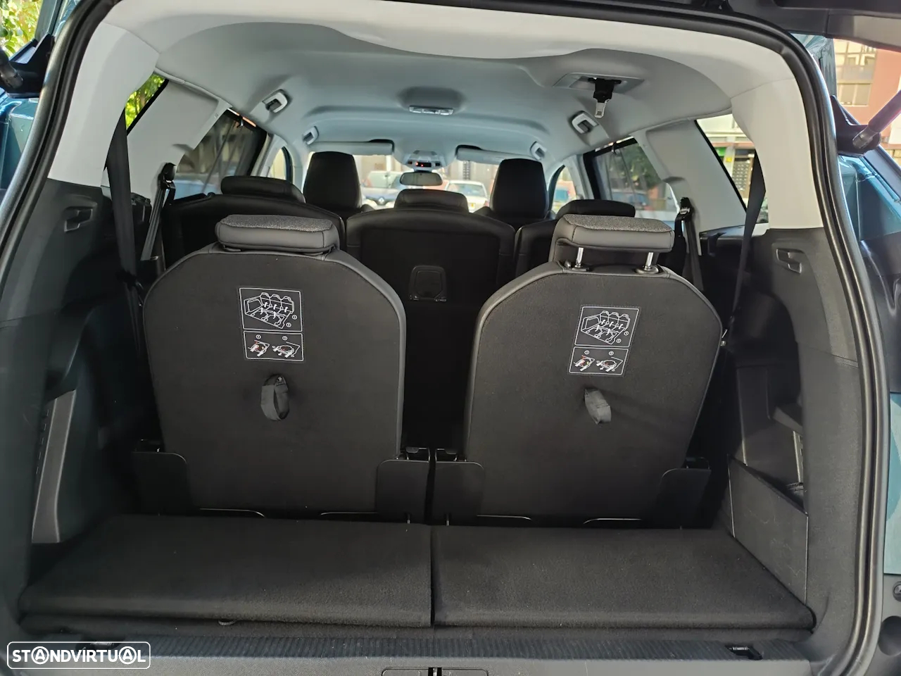 Peugeot 5008 1.2 PureTech Allure EAT8 - 32