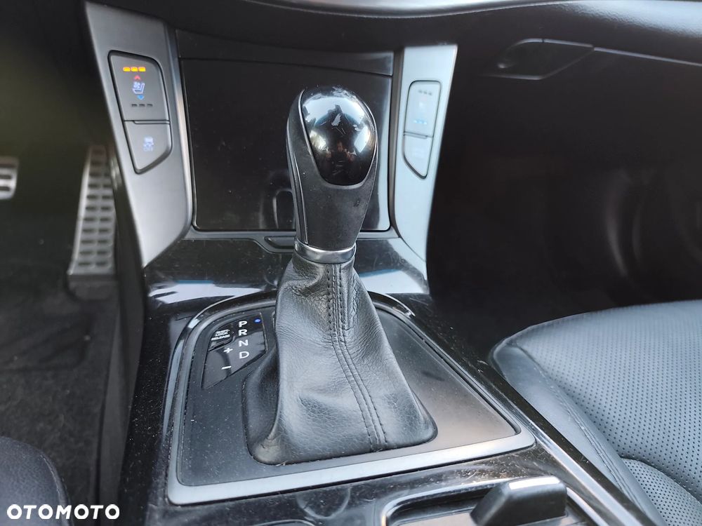 Hyundai i40 Kombi 1.7 CRDi DCT Premium - 30