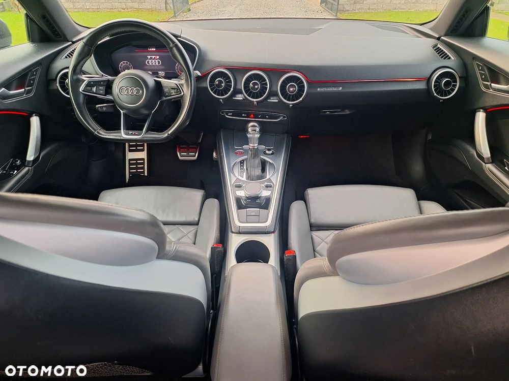Audi TT S Coupé - 9