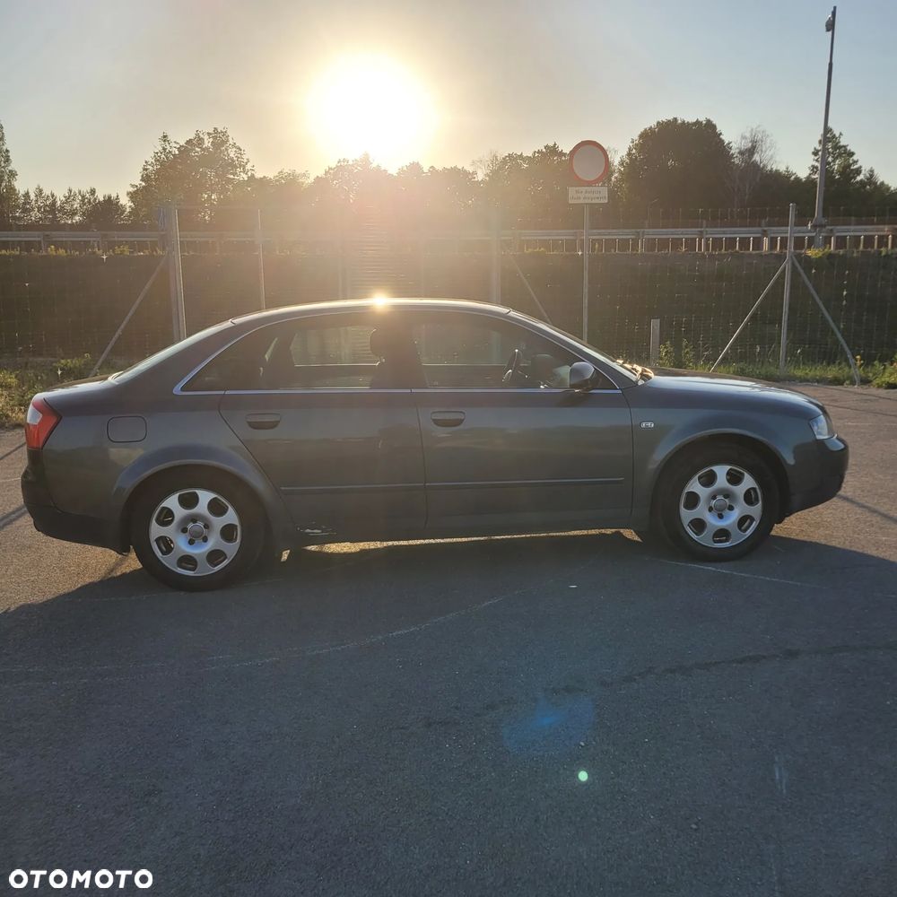 Audi A4 Limousine - 7