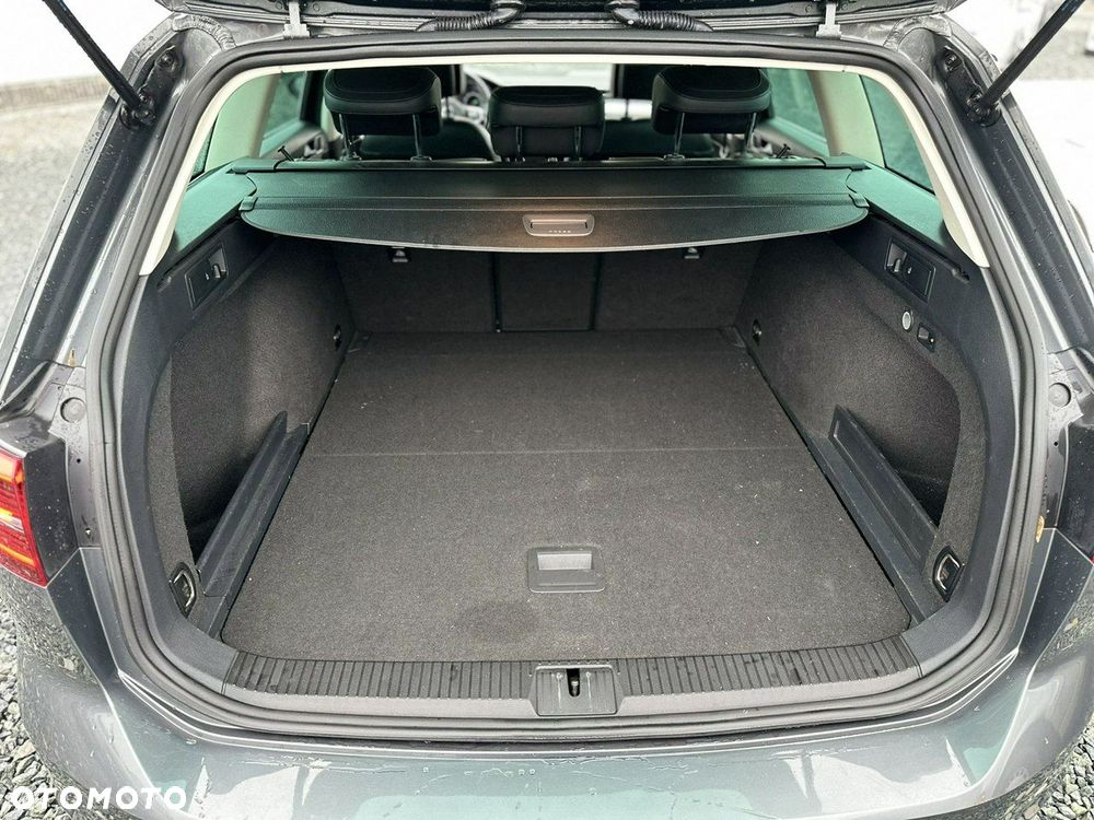 Volkswagen Passat - 29
