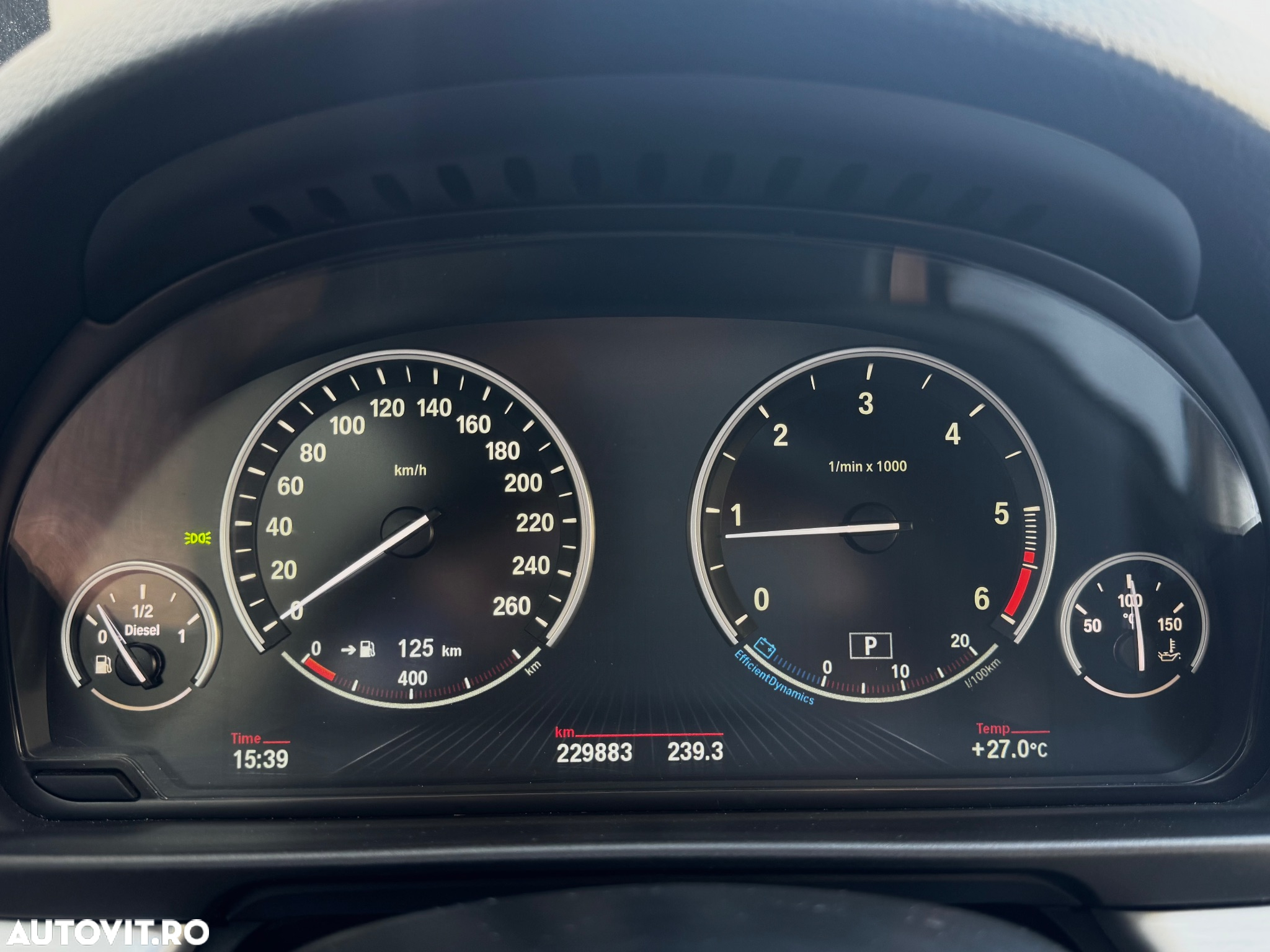 BMW Seria 5 525d xDrive AT - 29