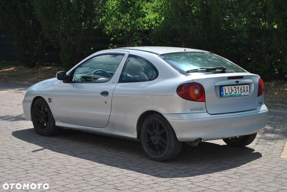 Renault Megane 1.6 - 4