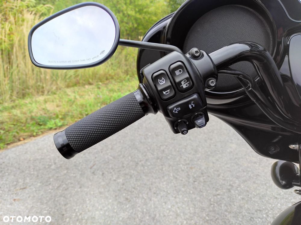 Harley-Davidson Touring Street Glide - 10