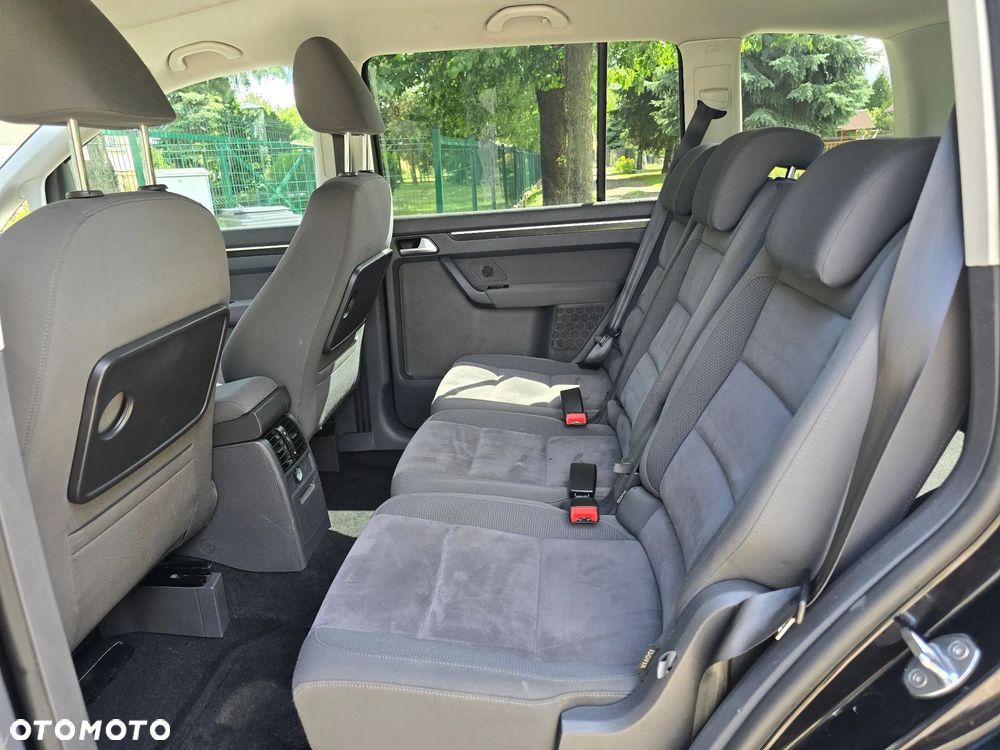 Volkswagen Touran - 14